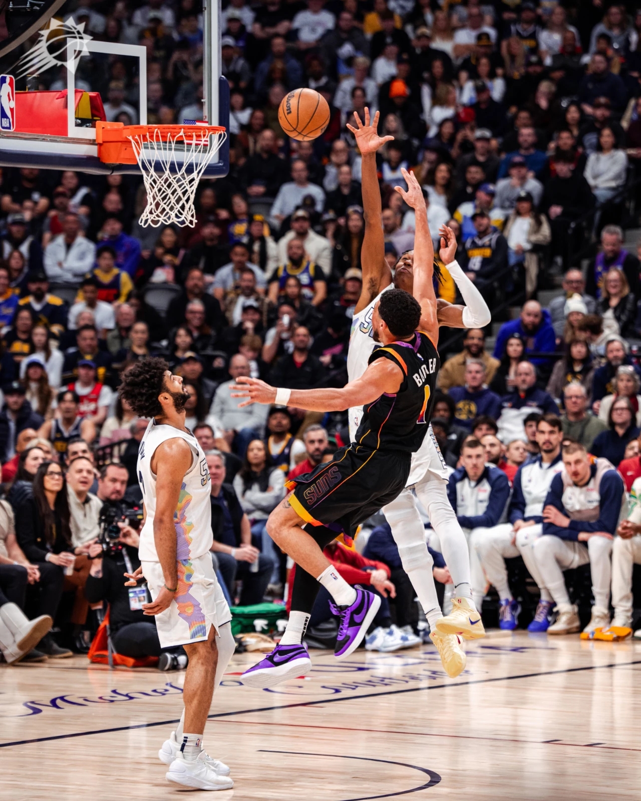 包含斯图加特发布备战花絮，清晨刷新队史纪录，法甲任务艰巨，轮换策略成焦点的词条