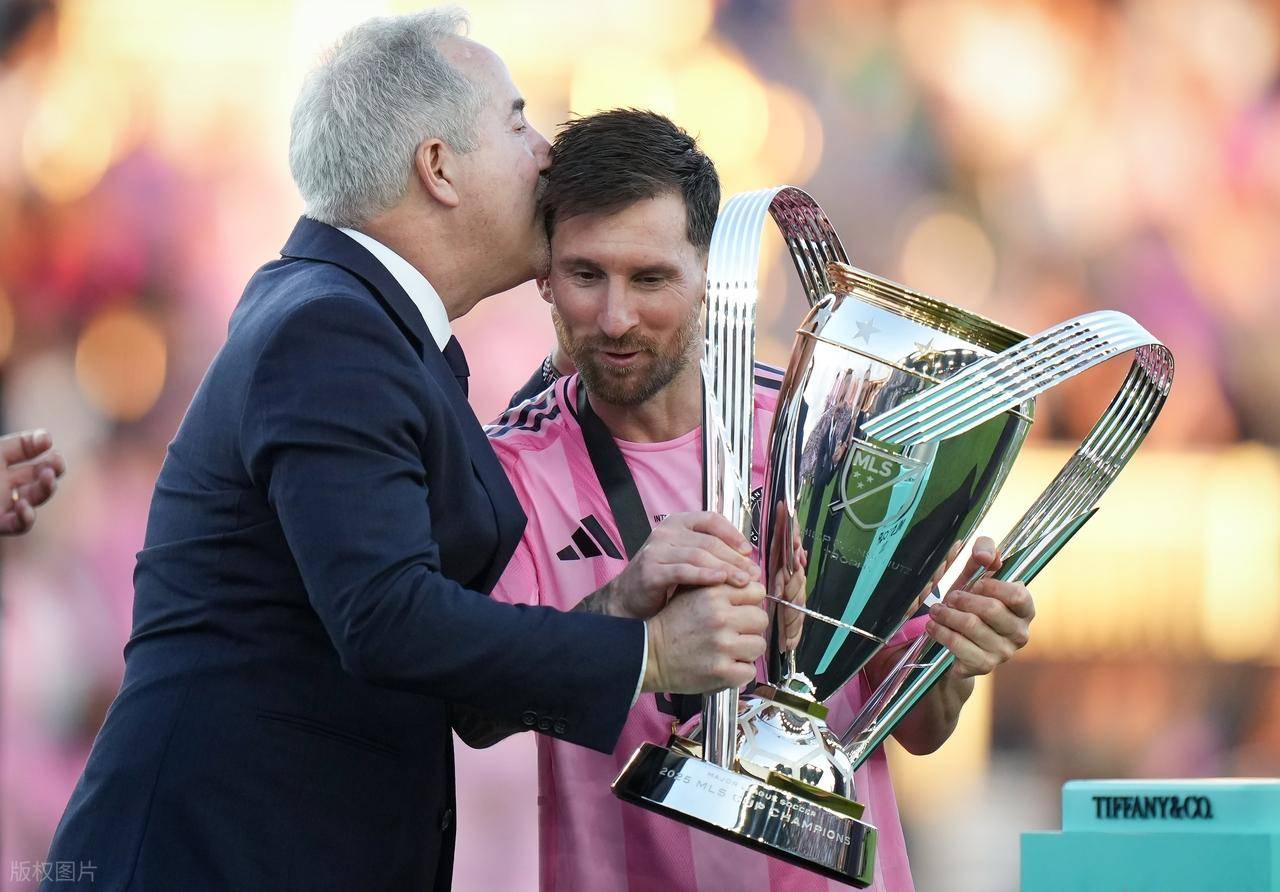 开云体育官方网站关键时刻巴黎圣日耳曼战术微调——欧联节点到来，目标明确，身体对抗强度拉满的简单介绍